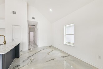 16922 W Forrestal in Montgomery, TX - Building Photo - Building Photo