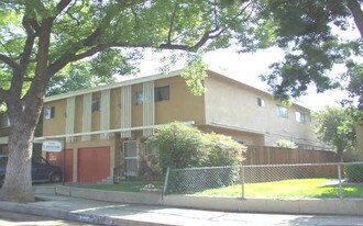 7228 Milton Ave Apartamentos