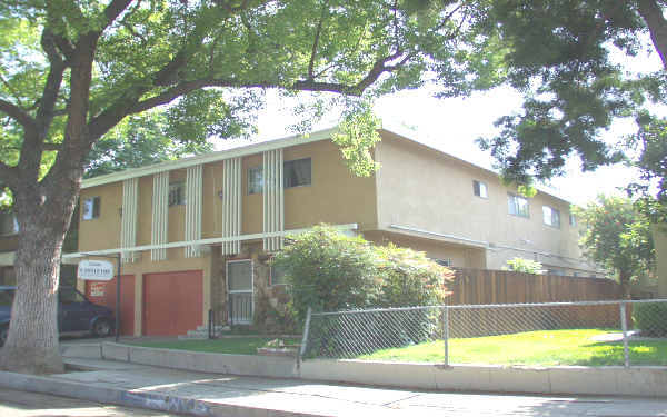 7228 Milton Ave in Whittier, CA - Foto de edificio