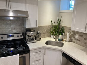 190 Beatrice St in Toronto, ON - Building Photo - Building Photo