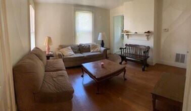 7 University Pl in New Haven, CT - Building Photo - Building Photo