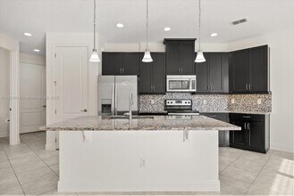 9829 Winnington St in Orlando, FL - Foto de edificio - Building Photo