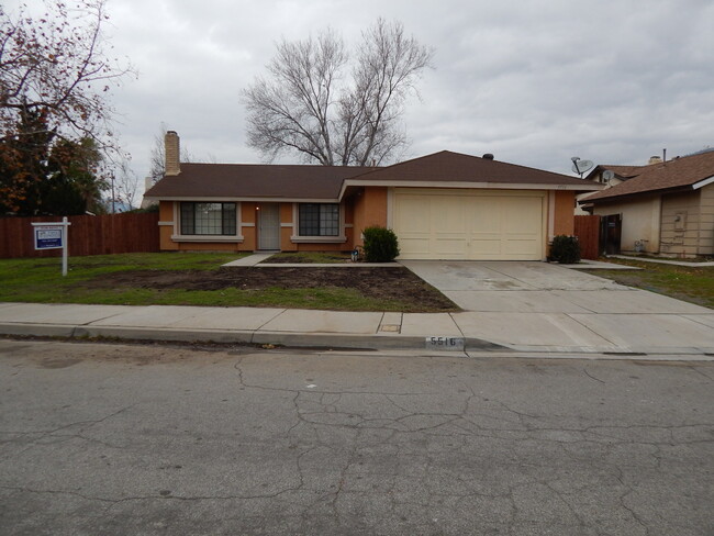 5516 Dahlia St in San Bernardino, CA - Building Photo - Building Photo