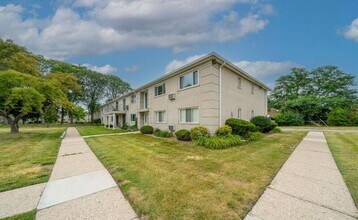 4113 Telegraph Rd in Bloomfield Township, MI - Building Photo - Building Photo