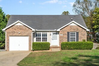 417 McMurry Rd in Clarksville, TN - Building Photo - Building Photo
