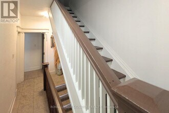 784 College St in Toronto, ON - Building Photo - Building Photo