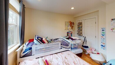 98 University Rd, Unit G in Brookline, MA - Building Photo - Building Photo