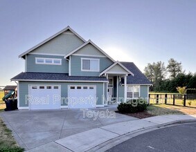 810 Sisters Ct in Everson, WA - Foto de edificio - Building Photo