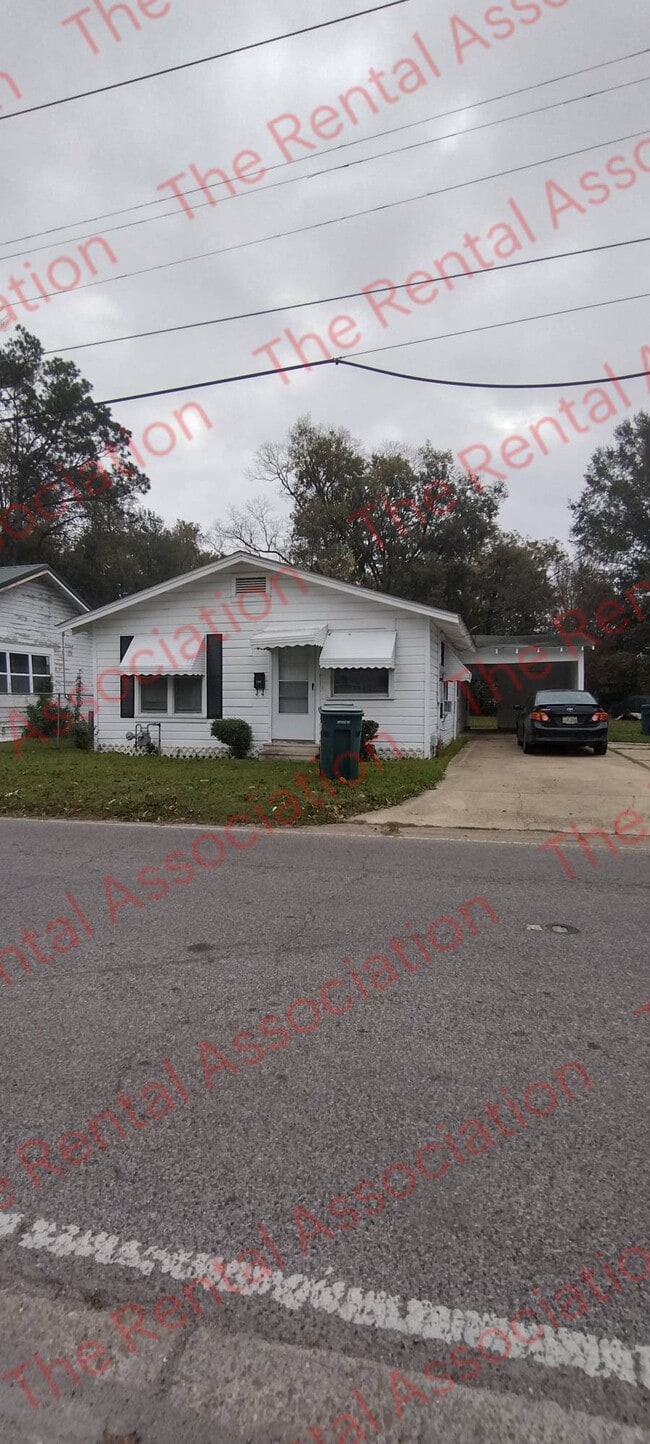 property at 204 Magnolia St