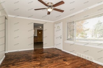 9024 Midland Blvd in St. Louis, MO - Building Photo - Building Photo