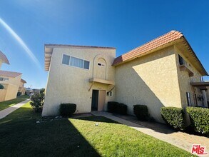 43609 Stanridge Ave in Lancaster, CA - Building Photo - Building Photo