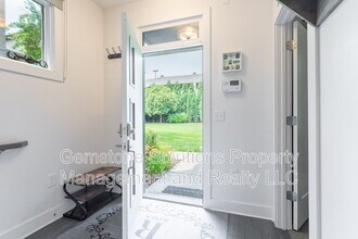 815 Melpark Ct in Berry Hill, TN - Building Photo - Building Photo