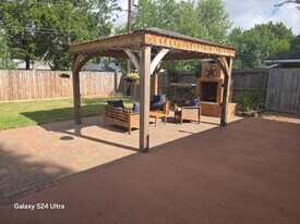 4862 Creekbend Dr in Houston, TX - Building Photo