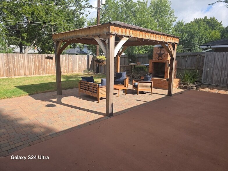 4862 Creekbend Dr in Houston, TX - Building Photo