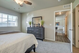 THE CROSSROAD COMMONS in Saukville, WI - Building Photo - Building Photo