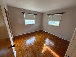 4315 Hopkins Rd in Youngstown, OH - Foto de edificio - Building Photo