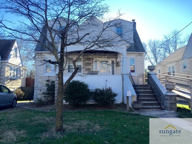 property at 3043 Pinewood Ave