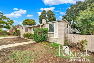 1047 Valle Vista Ave in Vallejo, CA - Building Photo - Building Photo