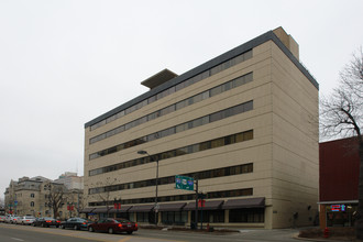 Crossroads House Apartments in Lincoln, NE - Building Photo - Building Photo