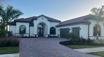 597 Maraviya Blvd in Nokomis, FL - Building Photo