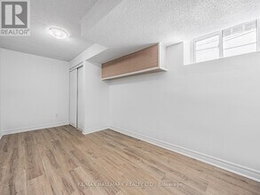 8 Redwood Ave in Toronto, ON - Building Photo - Building Photo
