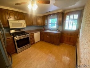 213 Sunapee Dr in Johnstown, PA - Building Photo - Building Photo