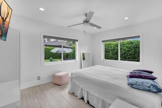 2212 NE 32nd Ave in Fort Lauderdale, FL - Foto de edificio - Building Photo