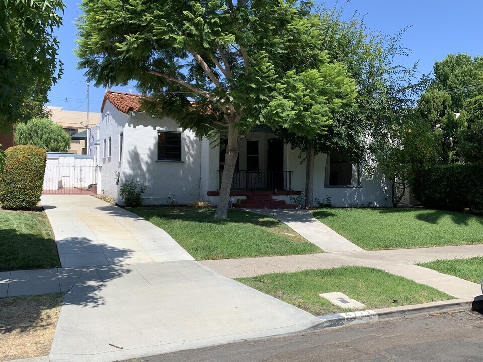 4772 Edgeware Rd in San Diego, CA - Building Photo