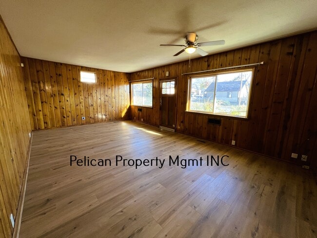 2106 Biehn St in Klamath Falls, OR - Building Photo - Building Photo