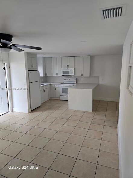 28055 SW 143rd Ct in Homestead, FL - Building Photo - Building Photo