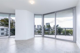 488 NE 18th St, Unit 1600 in Miami, FL - Building Photo - Building Photo