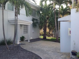 7937 West Dr in Miami Beach, FL - Foto de edificio - Building Photo