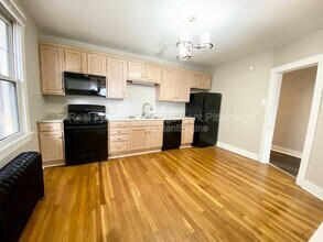 5735 Phillips Ave in Pittsburgh, PA - Building Photo - Building Photo