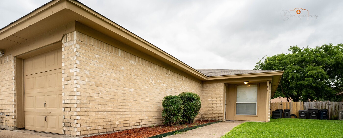1811 San Rafael St, Unit 1811 in Fort Worth, TX - Building Photo