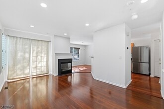 402 Dalton Ct in Denville, NJ - Building Photo - Building Photo