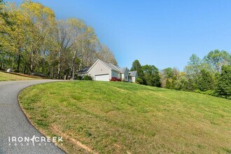 49 Azalea Dr in Weaverville, NC - Building Photo - Building Photo