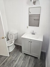 6810 S Van Ness Ave, Unit 6810 in Los Angeles, CA - Building Photo - Building Photo