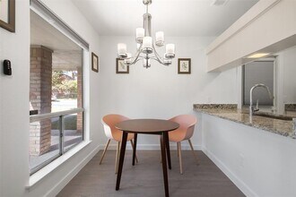 10111 Golden Meadow Dr in Austin, TX - Building Photo - Building Photo