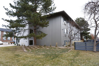 Twin Pines in Boulder, CO - Building Photo - Building Photo