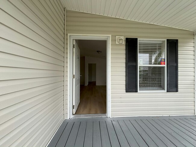 19237 Cedar Crest Ct in North Fort Myers, FL - Building Photo - Building Photo