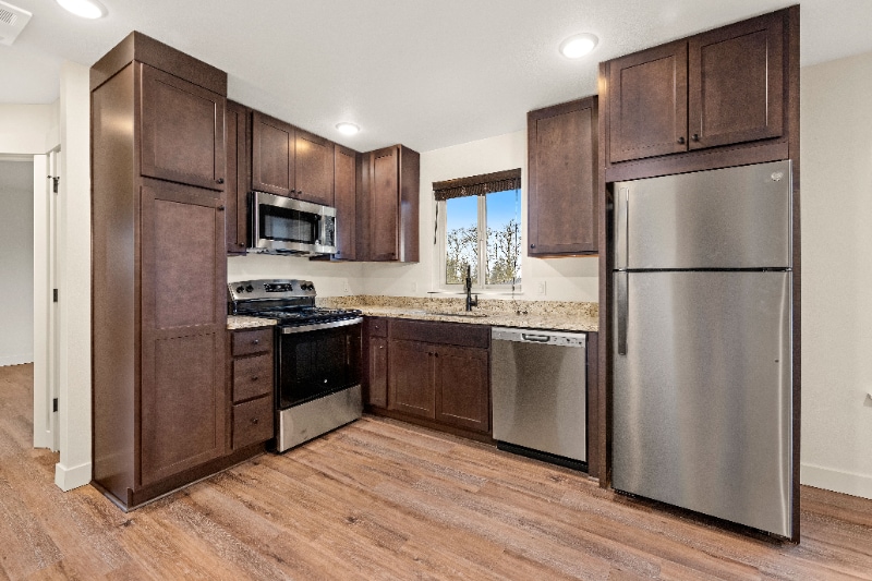 1335 SE Jetty Ave in Warrenton, OR - Building Photo