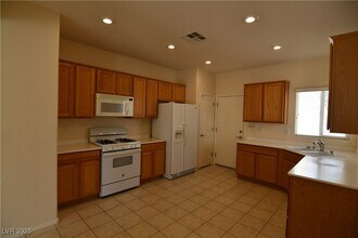 3617 Kittiwake Rd in North Las Vegas, NV - Building Photo - Building Photo