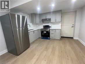 29 Bowman Cres in Thorold, ON - Building Photo - Building Photo