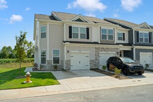470 Wheatfield Rd in Fletcher, NC - Building Photo