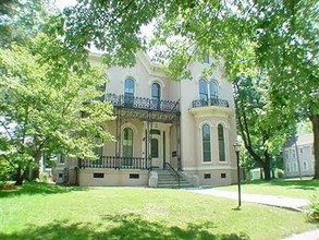 1206 Main St in New Albany, IN - Foto de edificio - Building Photo