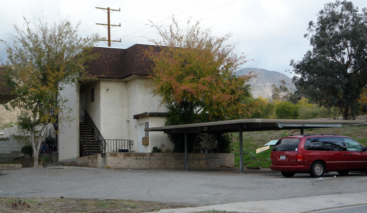 292 49th St in San Bernardino, CA - Building Photo