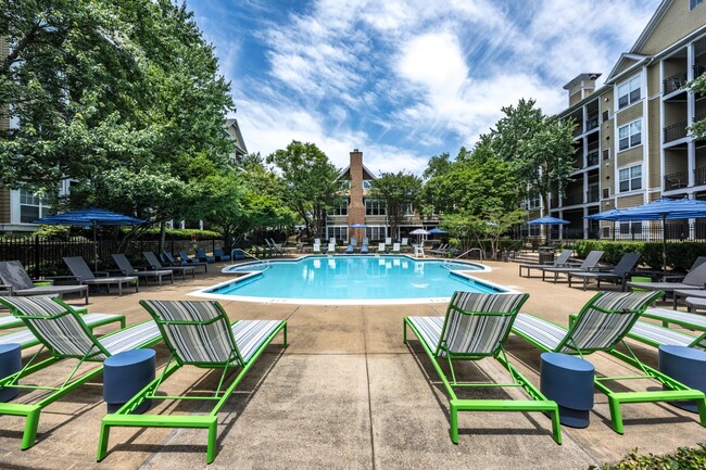 Halstead Alexandria in Alexandria, VA - Foto de edificio - Building Photo