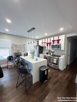 156 Hillside St in Boston, MA - Building Photo