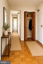 4800 Chevy Chase Dr in Bethesda, MD - Building Photo