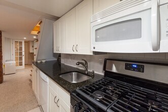 37 Grove St, Unit 1 in Boston, MA - Building Photo - Building Photo